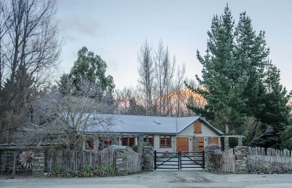 Mataura Lodge in the winter frost