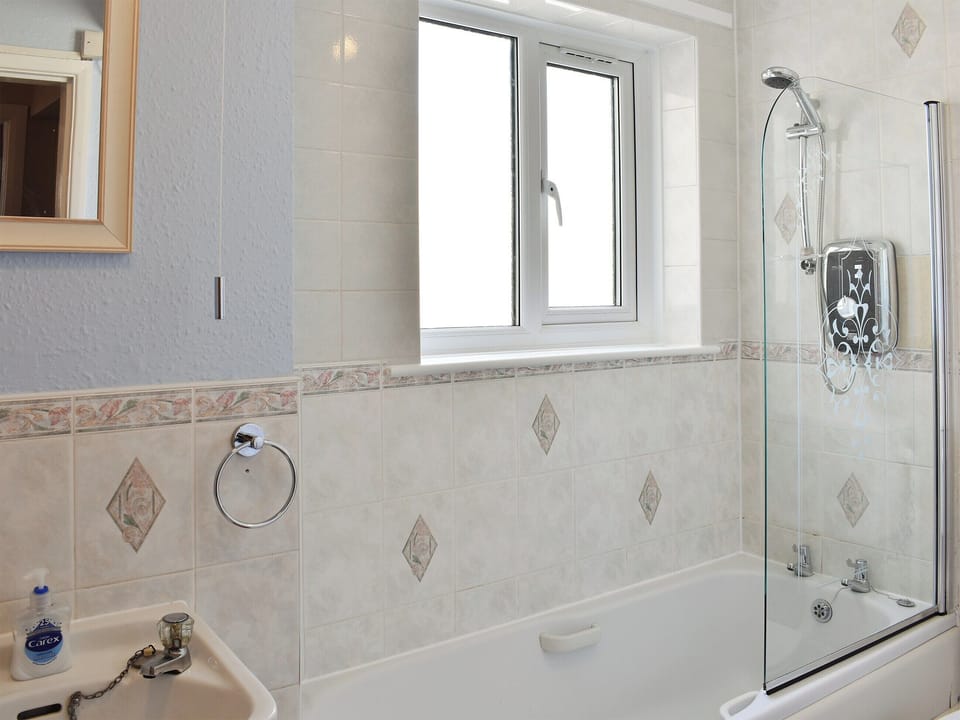 Bathroom | The Hollies, Bowness-on-Windermere