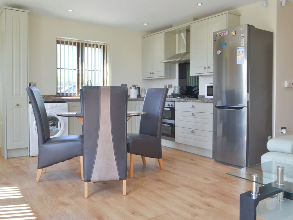 Fully appointed kitchen and dining area | Stepen Cottage - Stepen Cottages, Chard