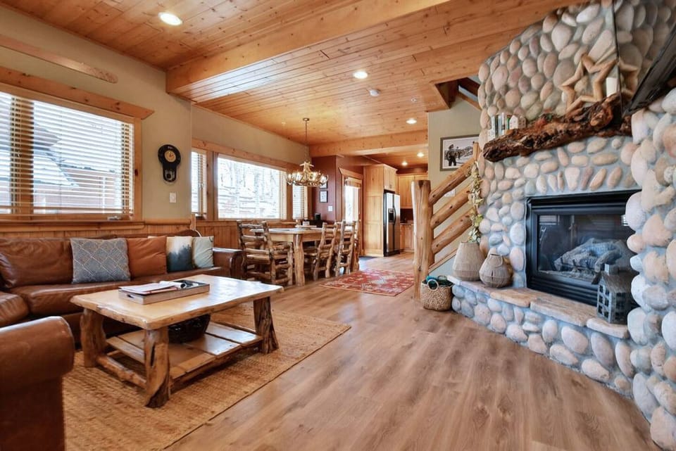 Living Room with Fireplace and TV