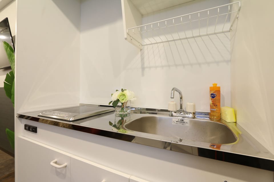 Superior Room | Private kitchen | Fridge, microwave, stovetop, cookware/dishes/utensils