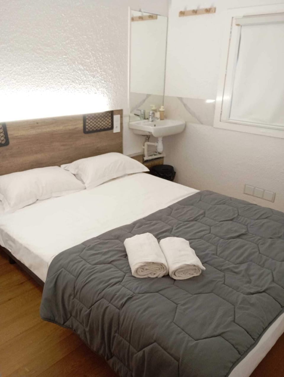 Double Room | 5 bedrooms, laptop workspace, soundproofing, free WiFi