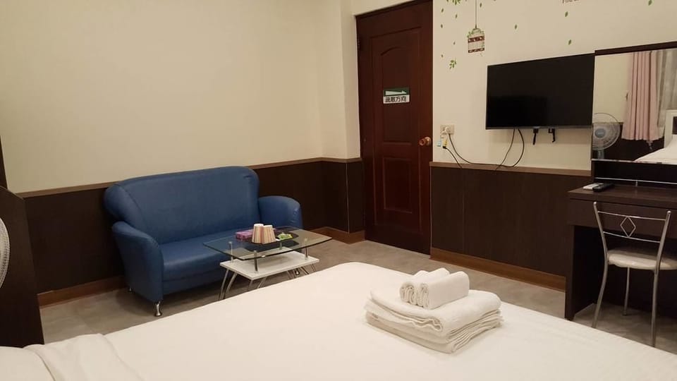 Standard Double Room | Free WiFi, bed sheets