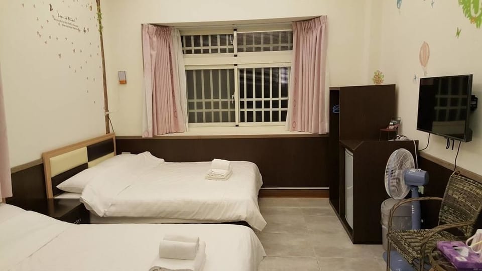 Quadruple Room | Free WiFi, bed sheets