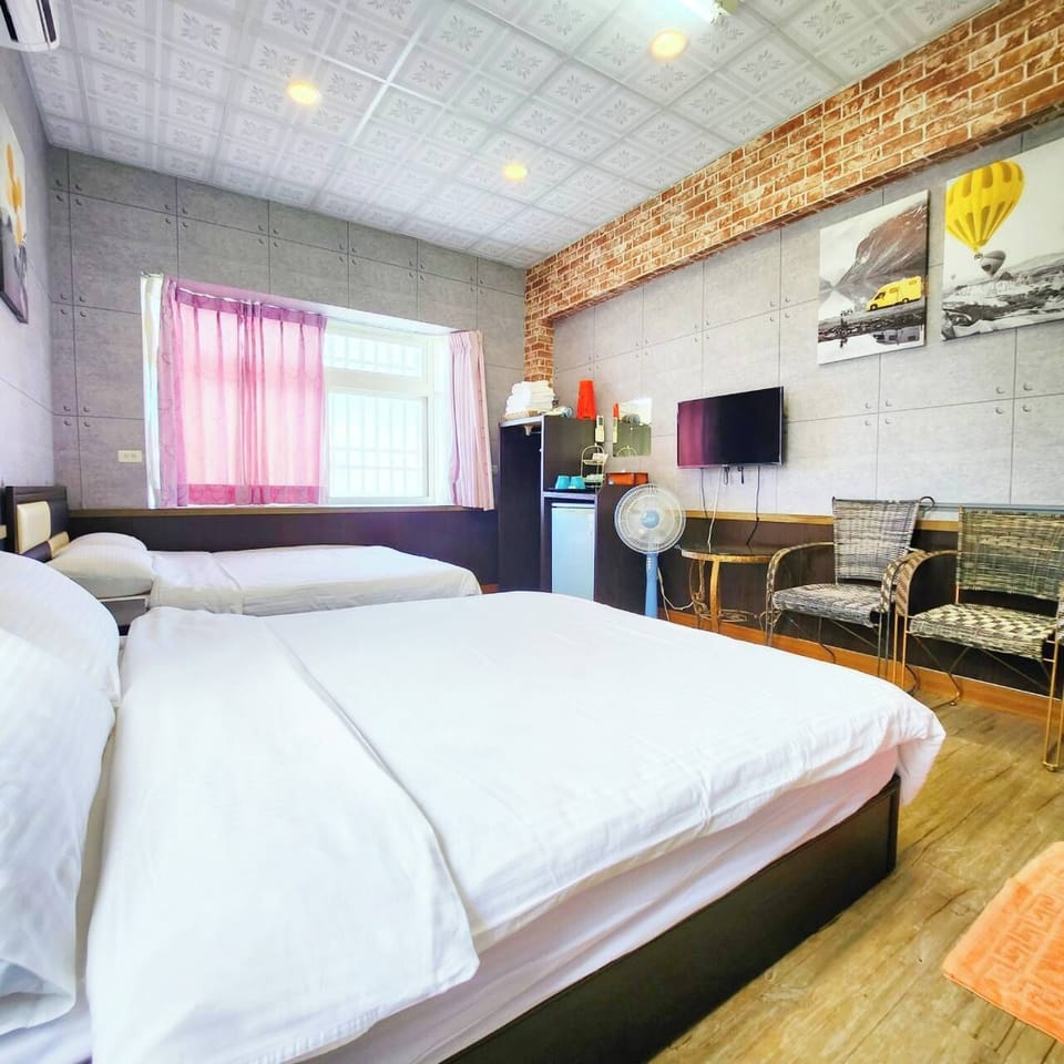 Quadruple Room | Free WiFi, bed sheets