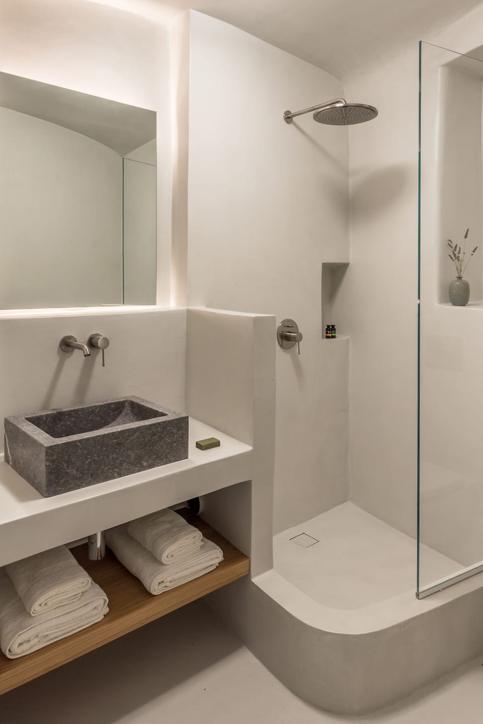 Villa (Kivotos) | Bathroom | Shower, rainfall showerhead, free toiletries, hair dryer
