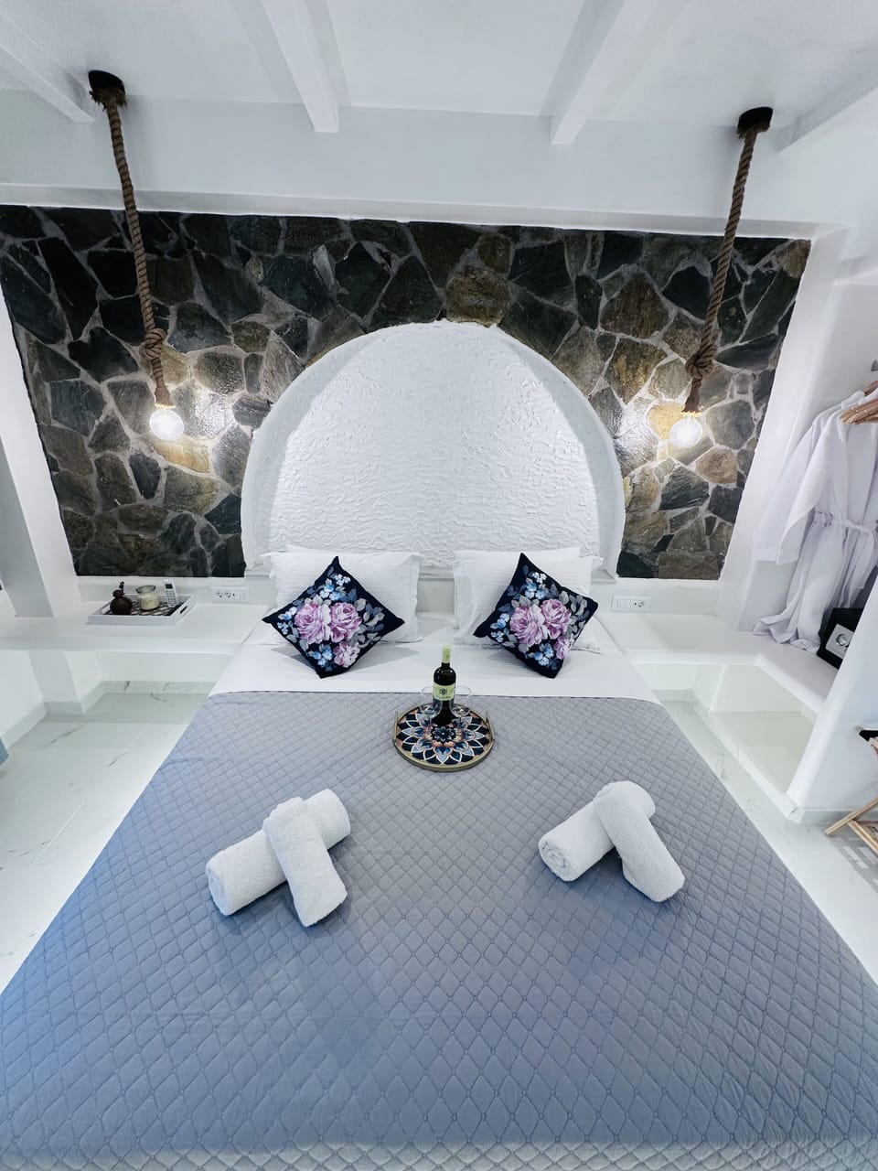 Deluxe House, Patio, Pool View | 1 bedroom, minibar, in-room safe, individually decorated