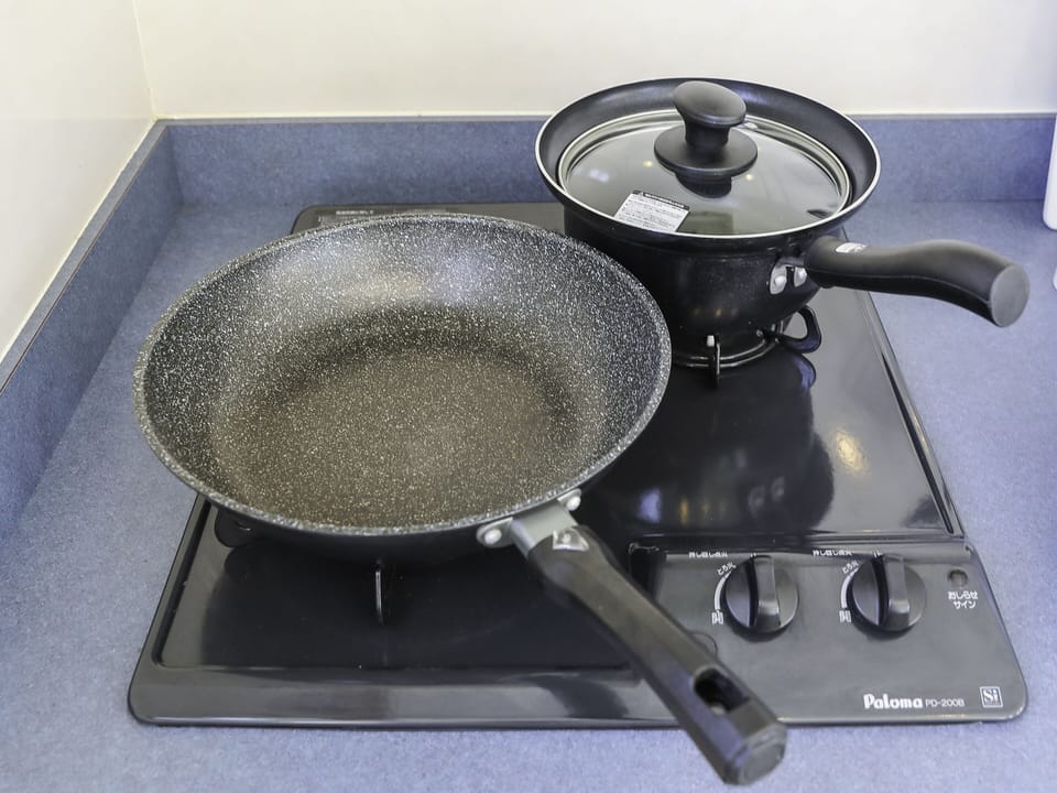 Fridge, microwave, stovetop, electric kettle