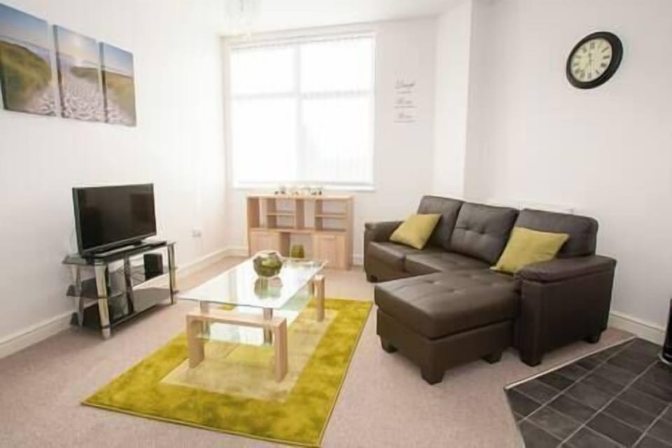 Centrally Located, Luxury 1 Bedroom Apartment in Swindon