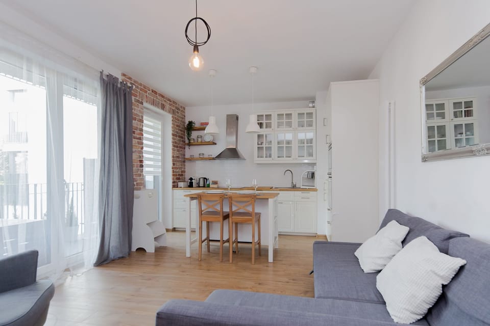 Comfort Apartment, Courtyard View | Premium bedding, laptop workspace, iron/ironing board, free WiFi