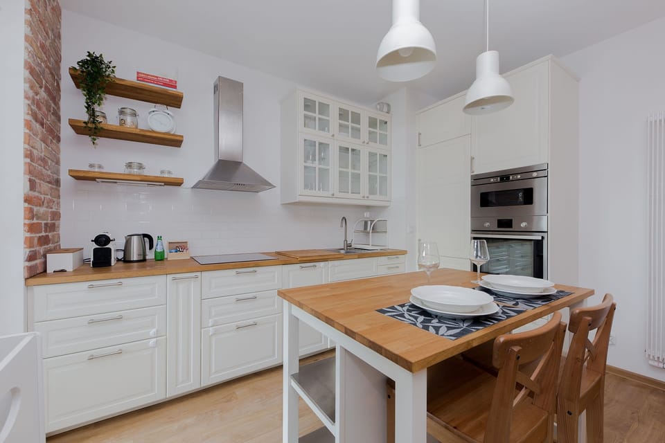 Comfort Apartment, Courtyard View | Private kitchen | Full-size fridge, microwave, oven, stovetop