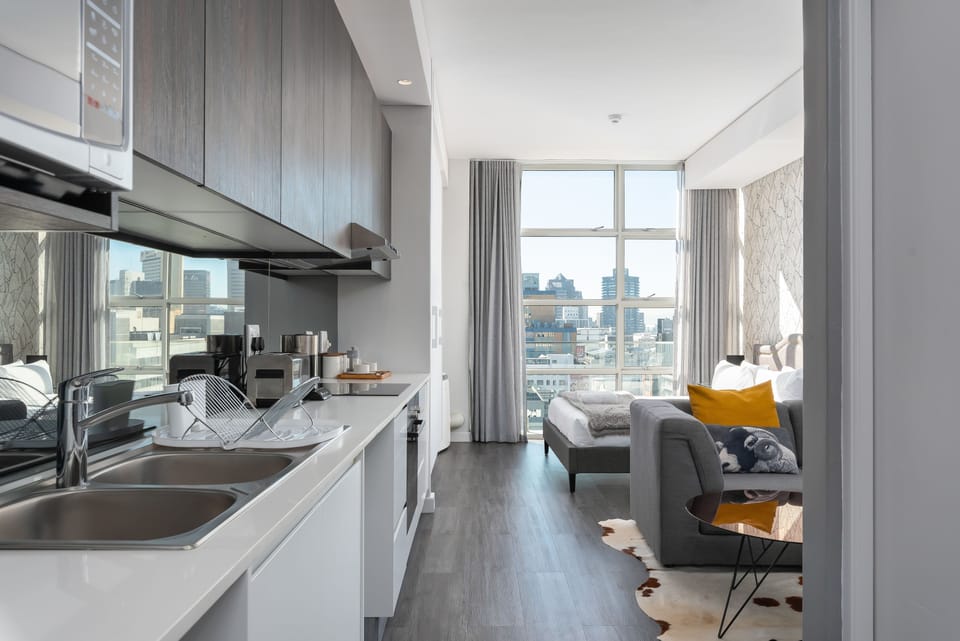 Studio | Private kitchenette | Fridge, microwave, oven, stovetop