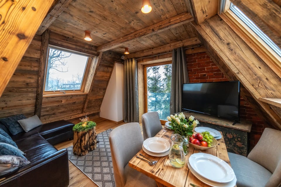 Comfort Apartment, Mountain View (7) | Premium bedding, laptop workspace, soundproofing, WiFi (free)