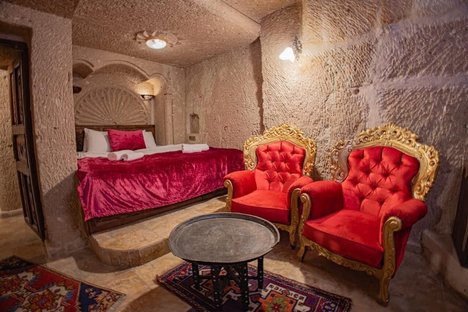 Ottoman Queen Suite 105 | Minibar, soundproofing, free WiFi, bed sheets