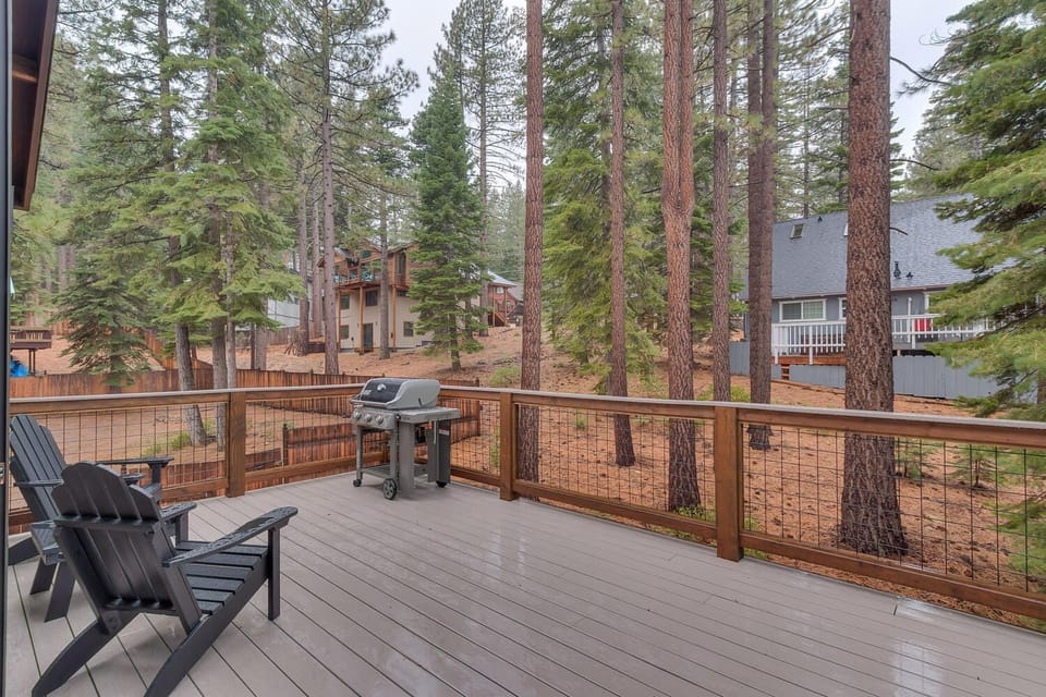 Deck w/ Hot Tub and Grill