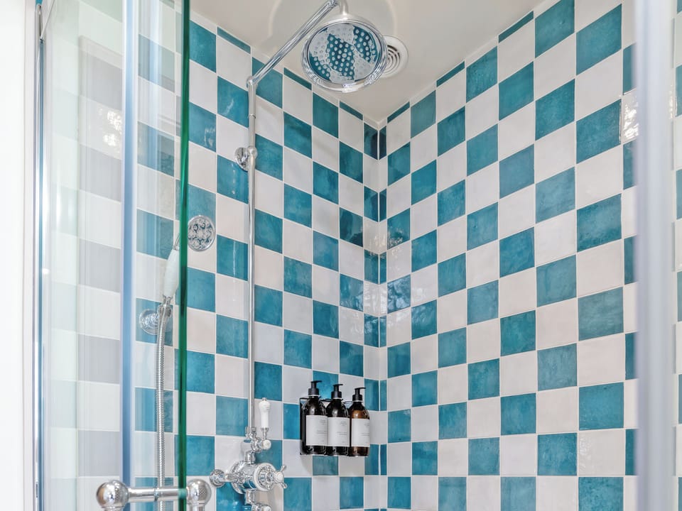 Bathroom | Home Farm Cottage - Glenkindie Estate Holiday Cottages, Glenkindie, near Alford