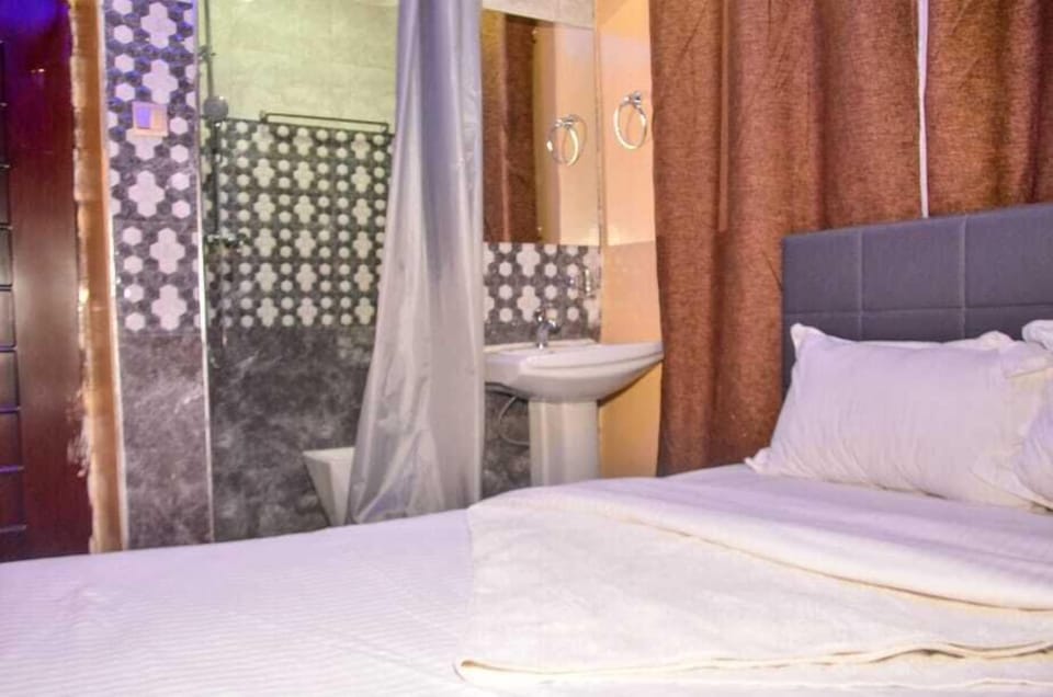 Standard Double Room, 1 Double Bed, Non Smoking | Premium bedding, memory foam beds, desk, laptop workspace