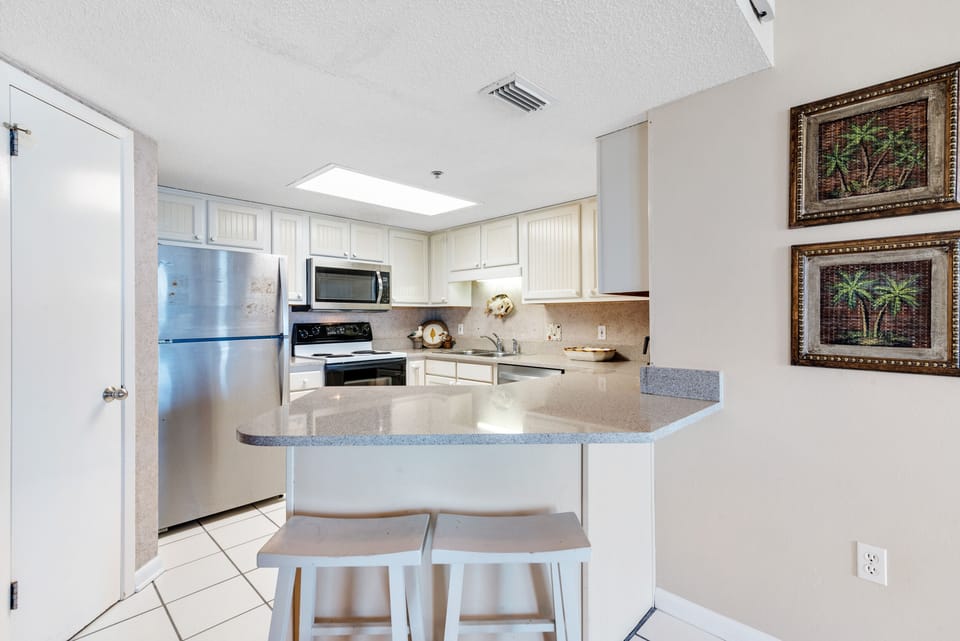 Fully Equipped Kitchen, recently upgraded with Stainless Steel Appliances, Custom Cabinets and Granite Counter Tops