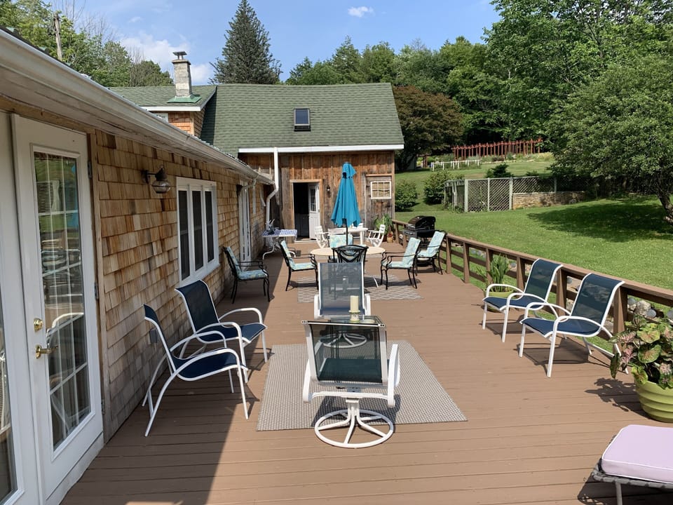 Another view of the deck 
