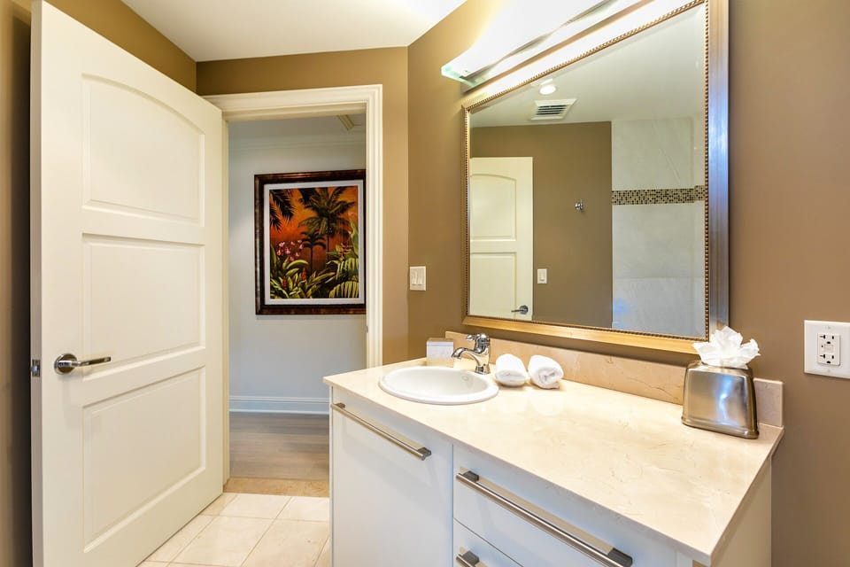 Upper Guest Bedroom Bathroom
