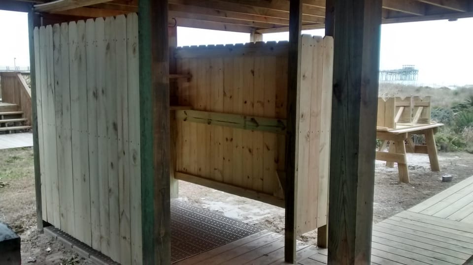outside showers with HOT & cold water