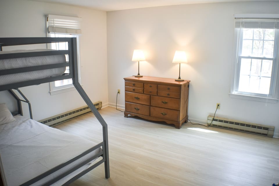 Full and twin bunk bed