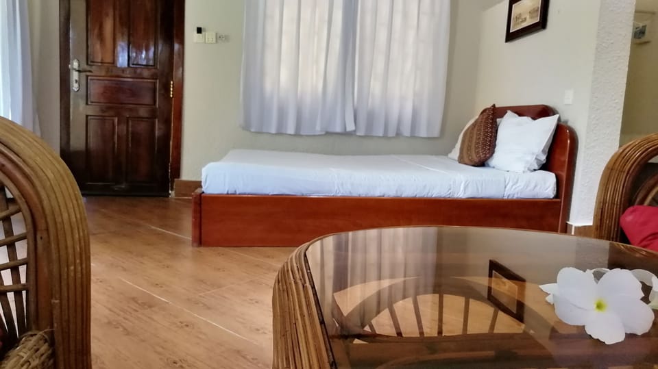 Deluxe Double Room, Garden View | 1 bedroom, individually furnished, desk, free WiFi