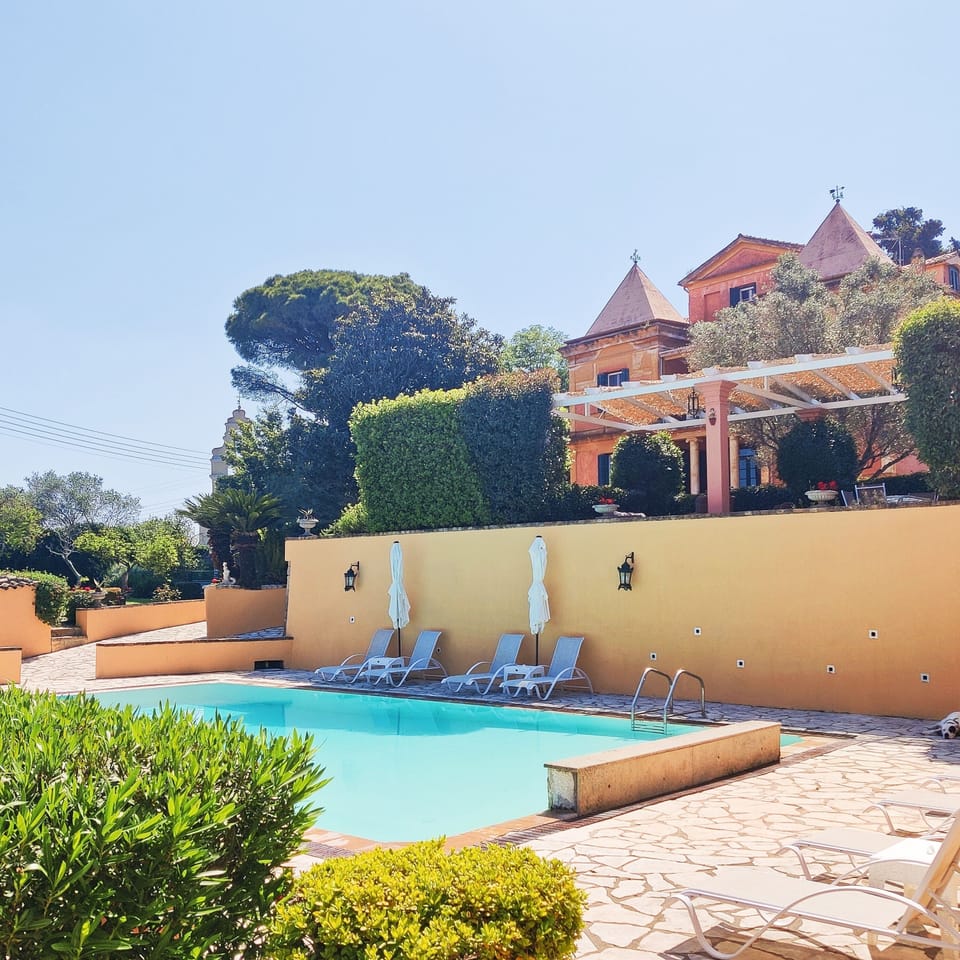 communal swimming pool 