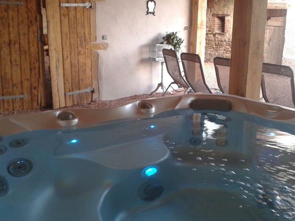 Indoor spa tub