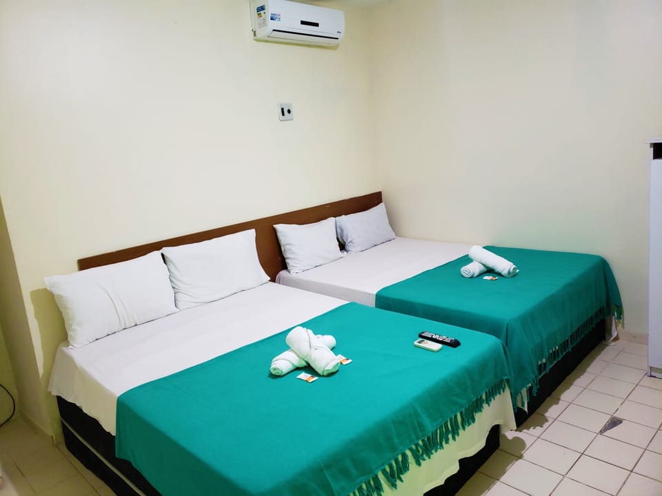 Minibar, free WiFi, bed sheets