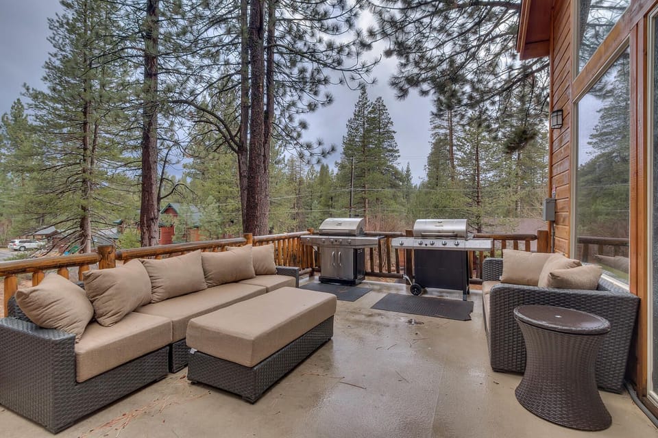 - Outdoor lounge with sectional and BBQ grills  
- Tahoe cabin with mountain views and private deck  
- Perfect vacation rental for families and friends