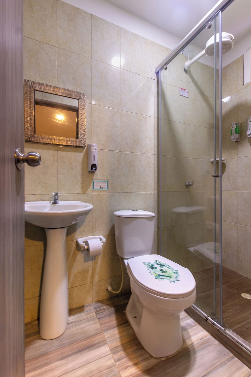 Standard Room, 1 Bedroom | Bathroom | Shower, free toiletries, towels, soap