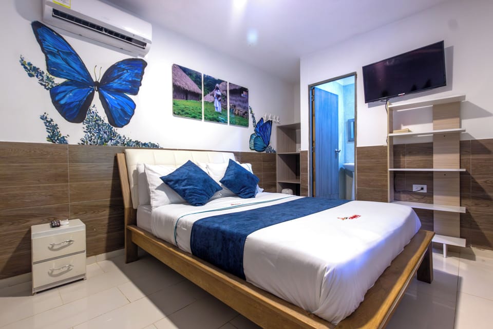 Deluxe Room, 1 Bedroom | Premium bedding, blackout drapes, soundproofing, WiFi (free)