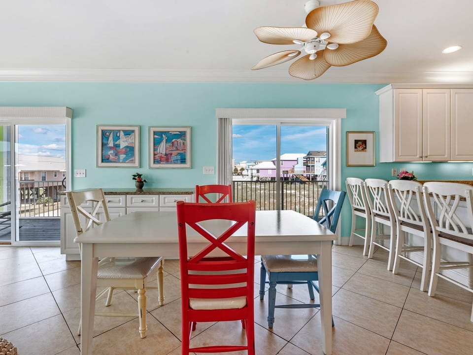 Extra seating around peninsula in kitchen