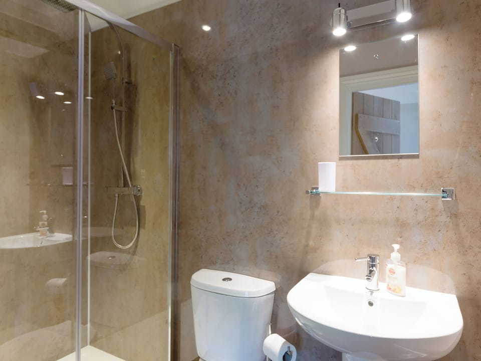 En-suite shower room | Abraham&rsquo;s Cottage, Langthwaite, near Richmond
