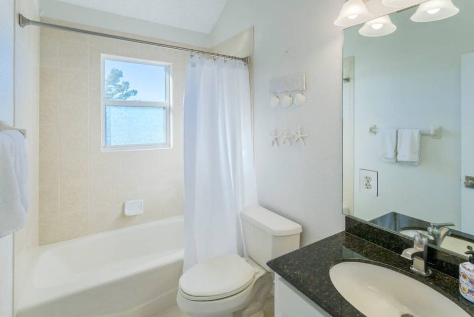 Main bath room