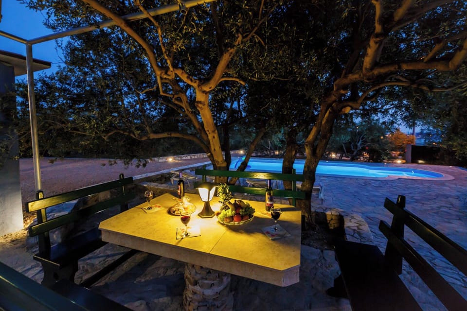 Seasonal outdoor pool, sun loungers