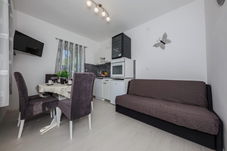 Villa (Apartman Villa) | In-room dining