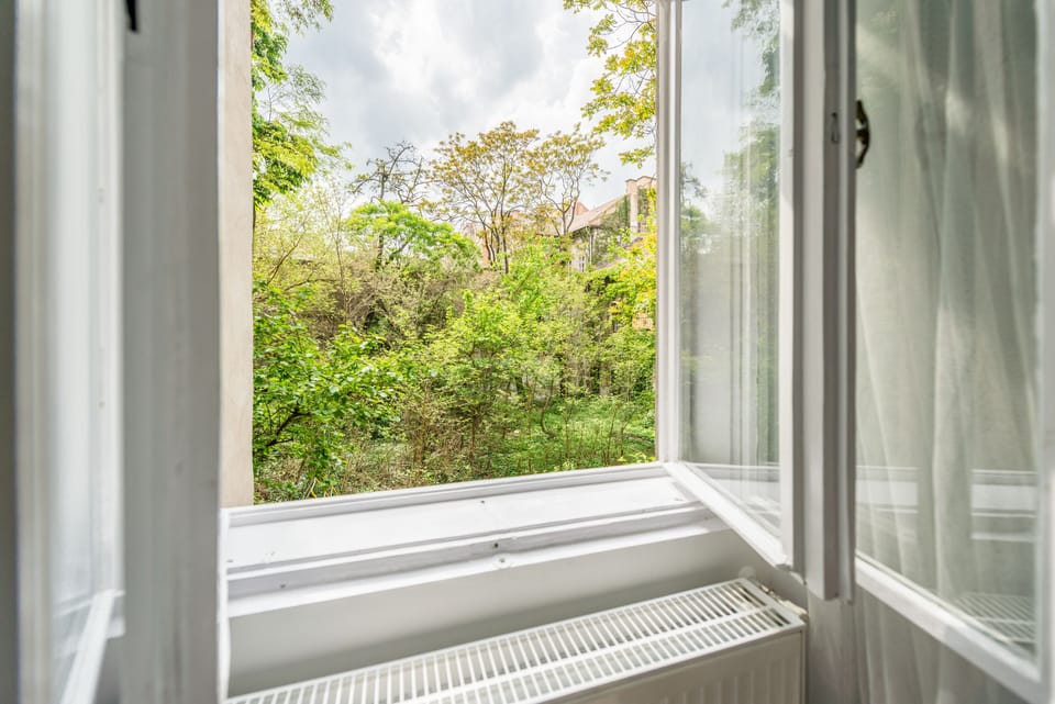 Design Apartment, 1 Queen Bed with Sofa bed (GREEN) | Courtyard view