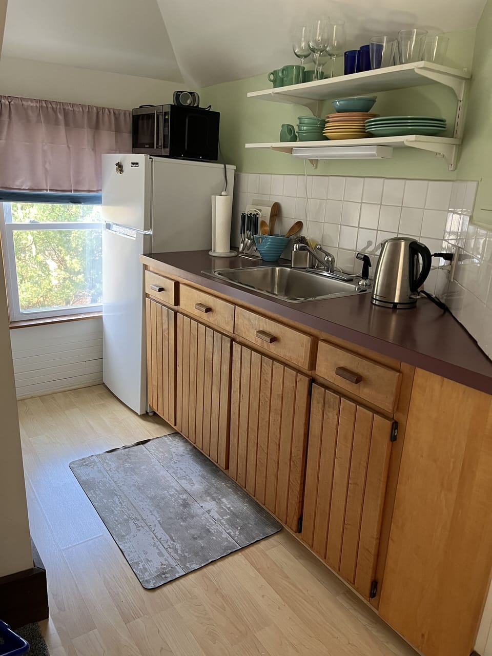 Standard Room, 1 Bedroom, Non Smoking (Queen Suite) Proof of Vaccination REQUIRED | Private kitchen | Coffee/tea maker, fridge, eco-friendly cleaning products