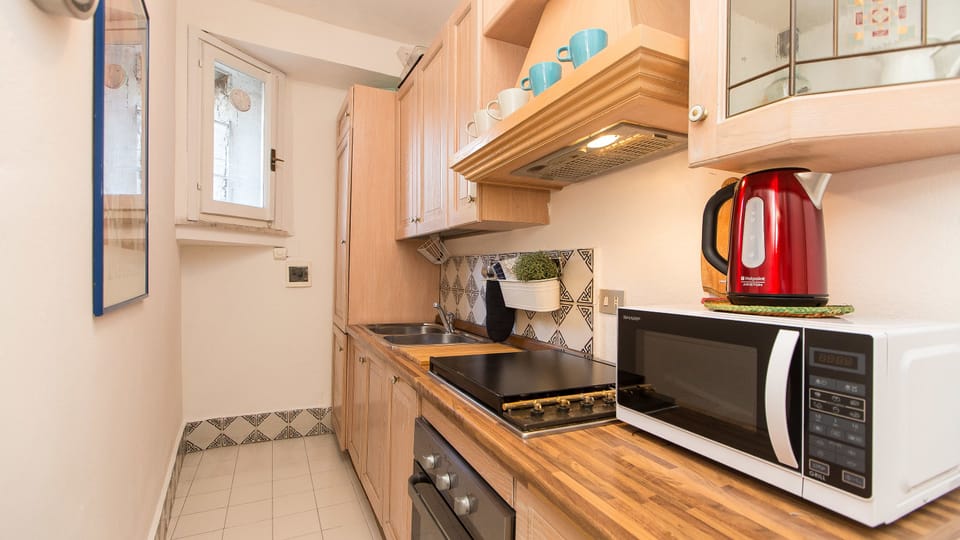 Apartment | Private kitchen | Fridge, microwave, dishwasher, electric kettle