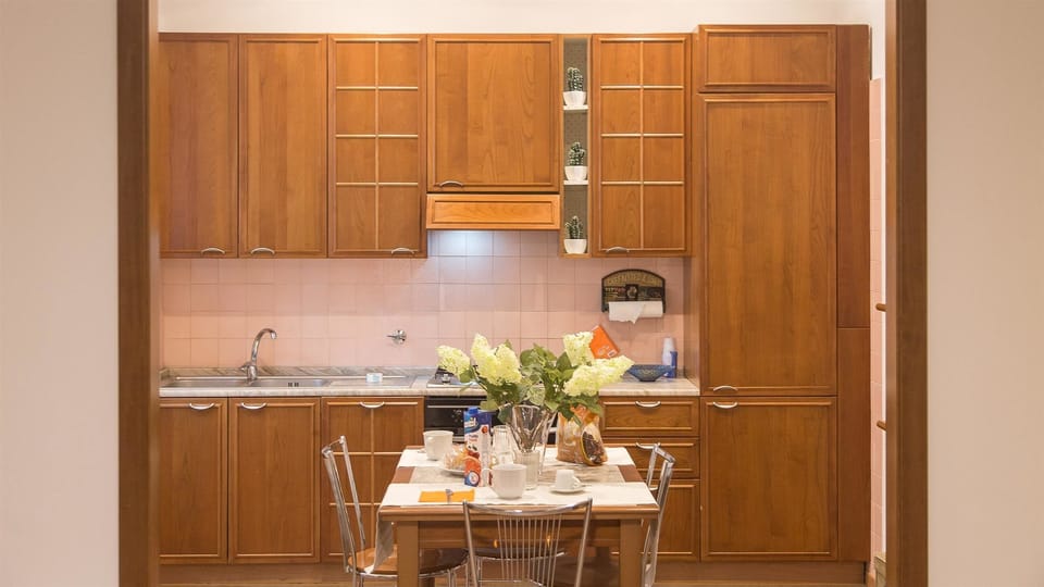 Apartment | Private kitchen | Microwave, dishwasher, cookware/dishes/utensils
