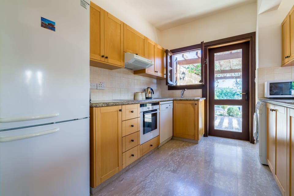 Villa, 3 Bedrooms, Private Pool | Private kitchen | Coffee/tea maker, full-size fridge, microwave, oven