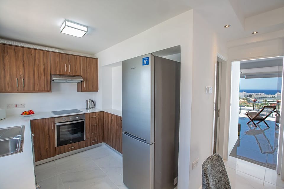 Kitchen, fully equipped with all appliances