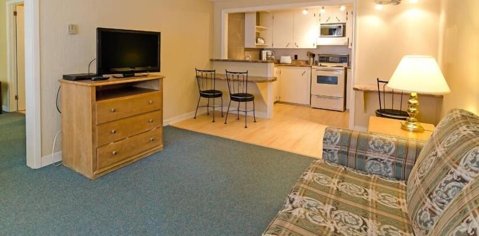 Mini-fridge, microwave