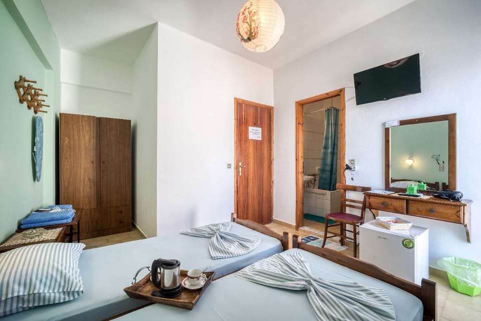 Double or Twin Room, Sea View | Minibar, blackout drapes, iron/ironing board, free WiFi