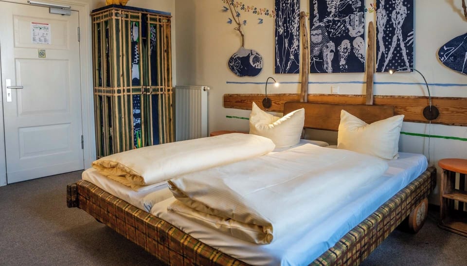 Design Double Room (Kürbiskammer) | Blackout drapes, soundproofing, iron/ironing board (on request)