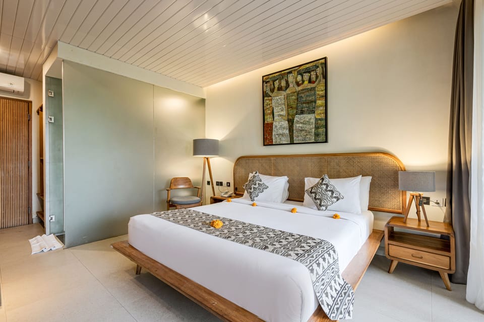 Deluxe Double Room | In-room safe, desk, laptop workspace, soundproofing