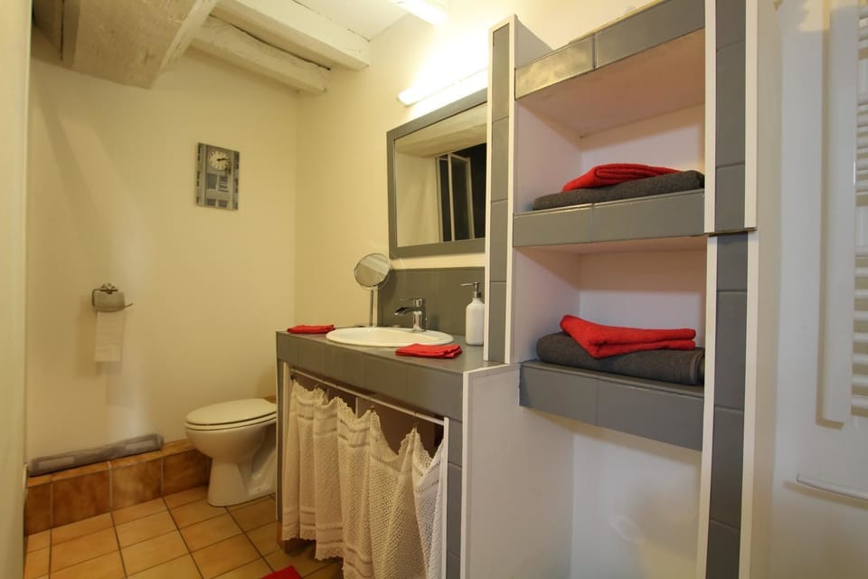 Superior Double Room | Bathroom amenities | Shower, eco-friendly toiletries, hair dryer, soap