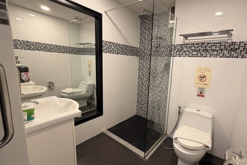 Frankie's Inn Hotel in Pattaya City